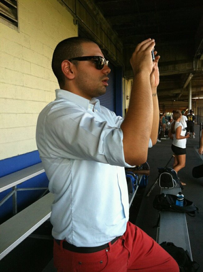 287143_262837640393651_4542153_o